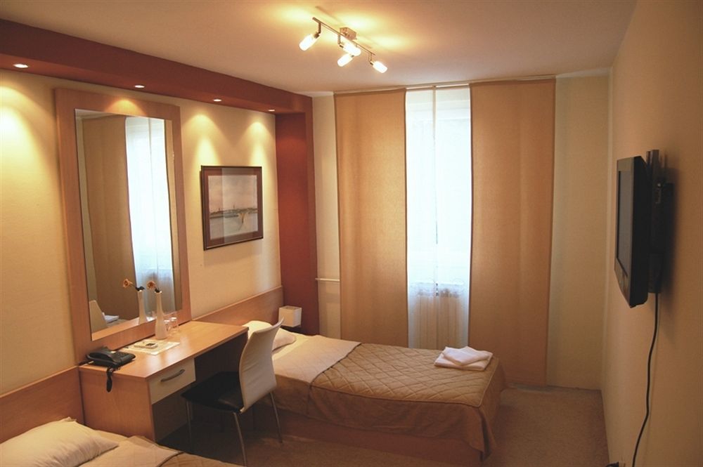 Hotel Tiski Cvet Novi Bečej Dış mekan fotoğraf